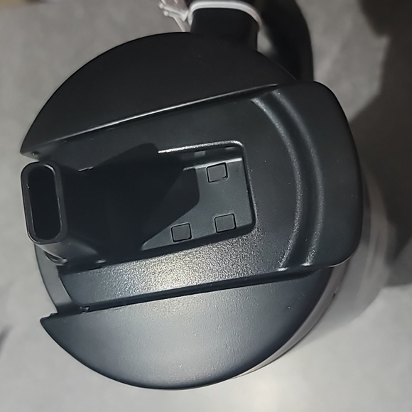 Nightmare Before Christmas Zak 2 in 1 sip or straw 40oz leak proof tumbler!!! - Picture 8 of 9